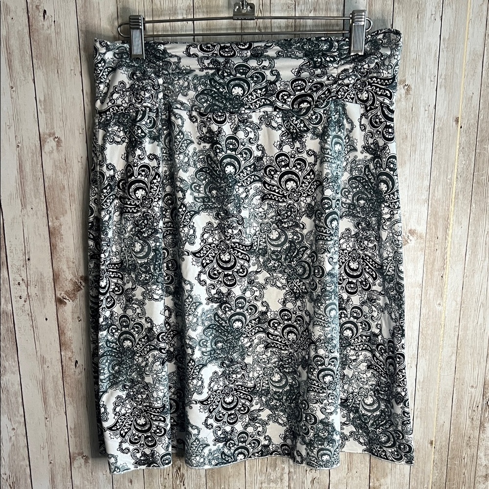 Elegant Paisley Print Skirt